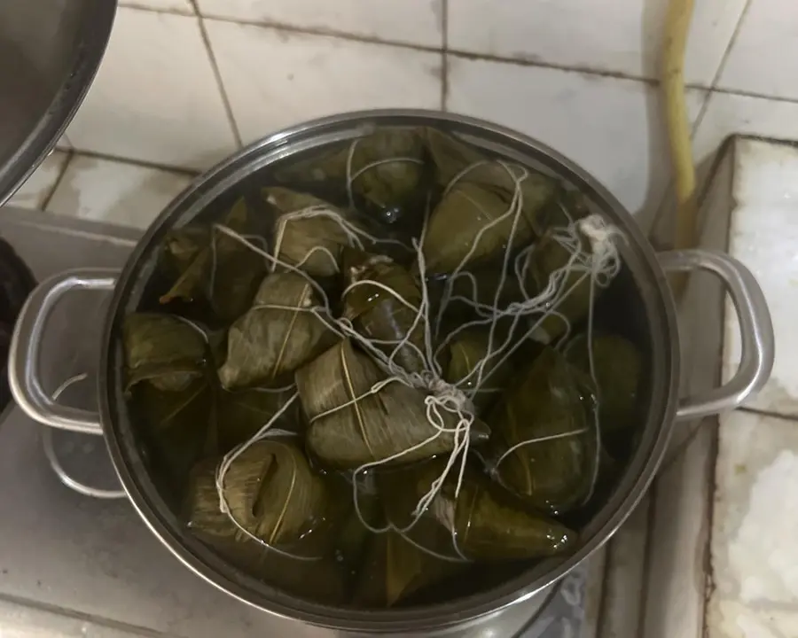 Sichuan-style salt-and-pepper rice dumplings step 0