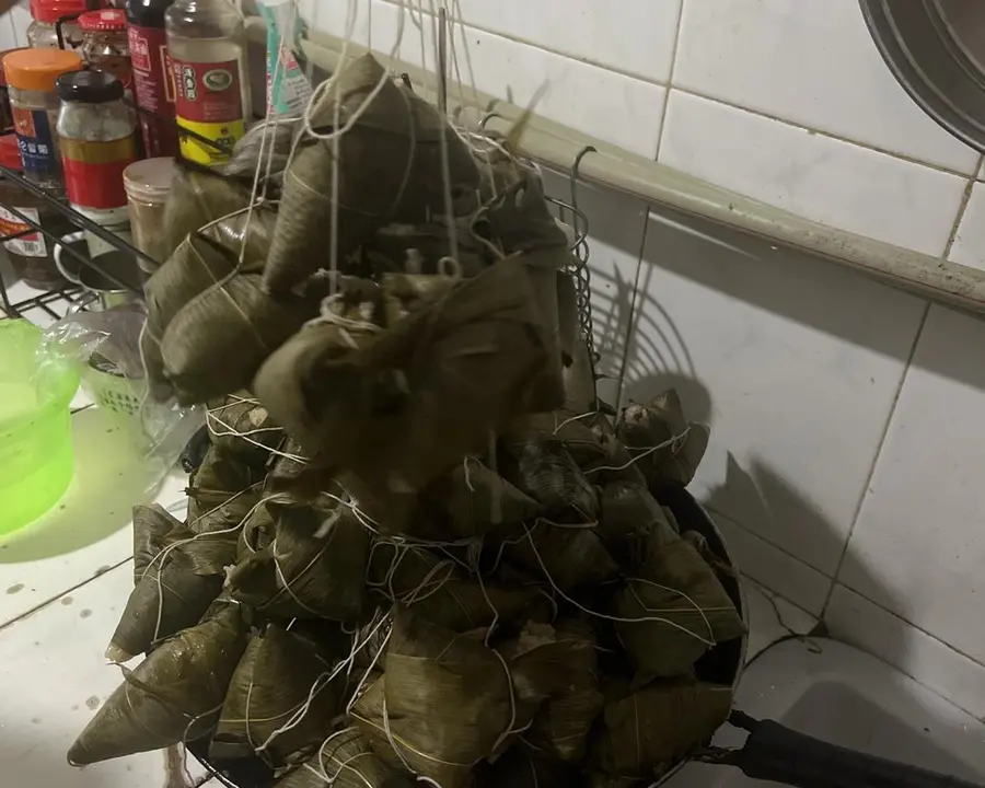 Sichuan-style salt-and-pepper rice dumplings step 0