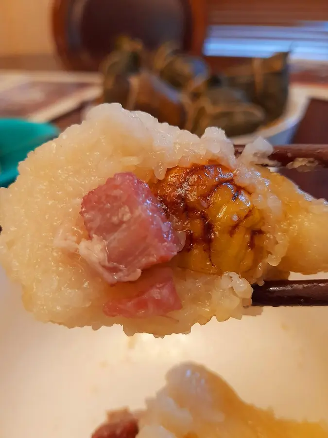 【Chestnut rice dumplings with salted meat】