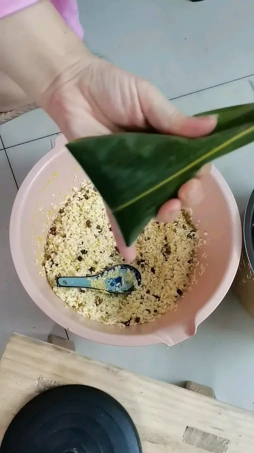 ã€Straw rope wrapping zongzi slow motion detailed tutorialã€‘ step 0