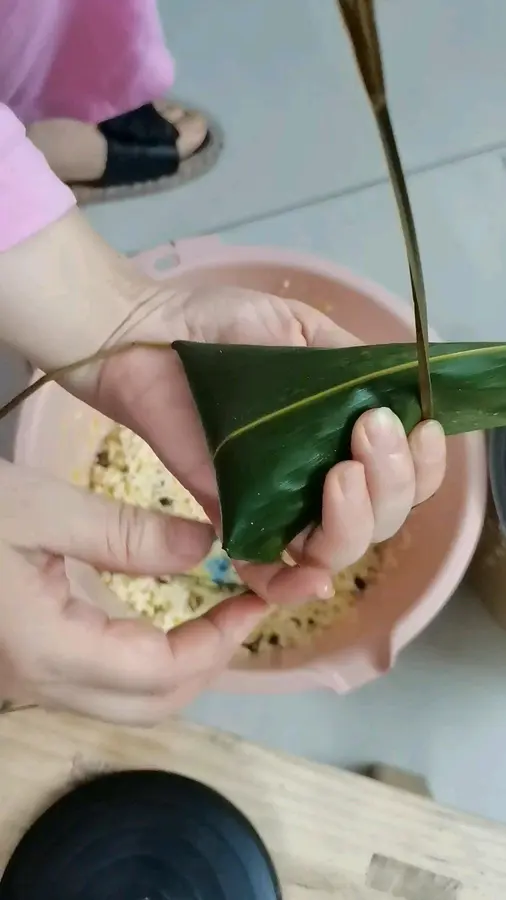 ã€Straw rope wrapping zongzi slow motion detailed tutorialã€‘ step 0