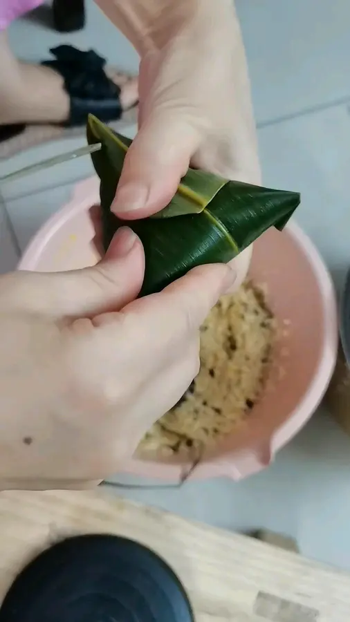 ã€Straw rope wrapping zongzi slow motion detailed tutorialã€‘ step 0