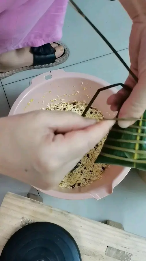 ã€Straw rope wrapping zongzi slow motion detailed tutorialã€‘ step 0