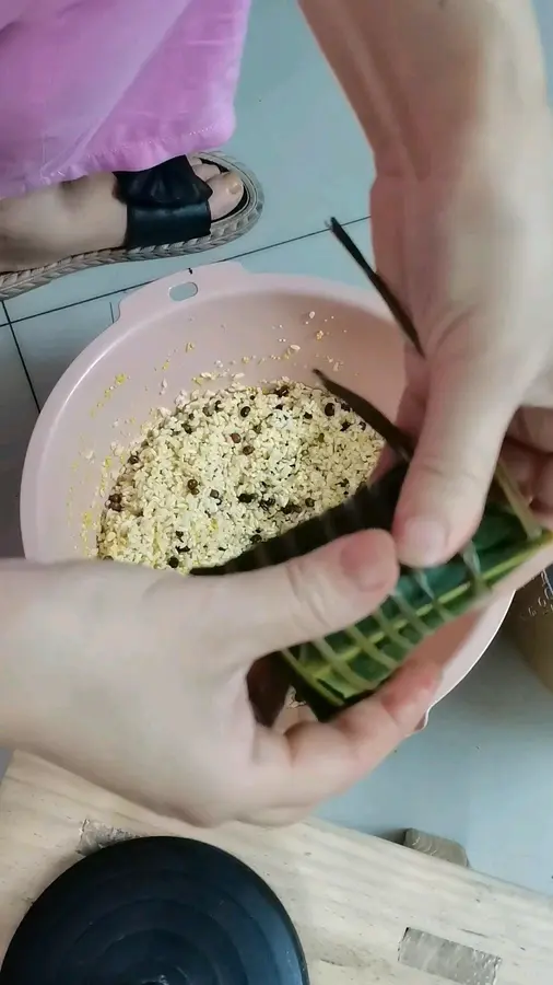 ã€Straw rope wrapping zongzi slow motion detailed tutorialã€‘ step 0