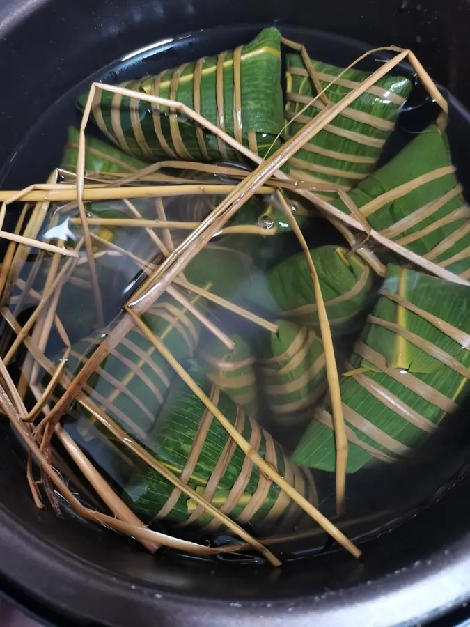 ã€Straw rope wrapping zongzi slow motion detailed tutorialã€‘ step 0