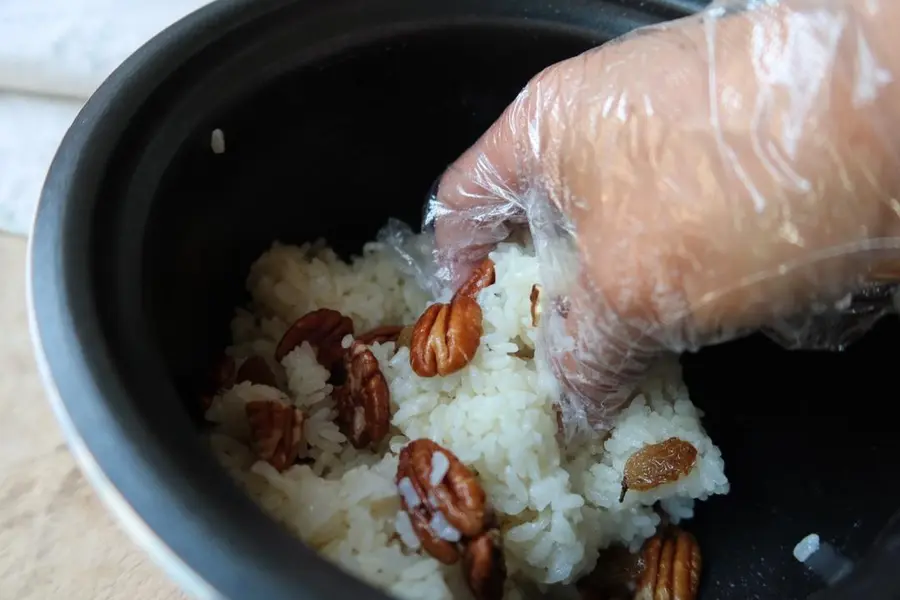 Kuaishou delicious pecan dumplings step 0