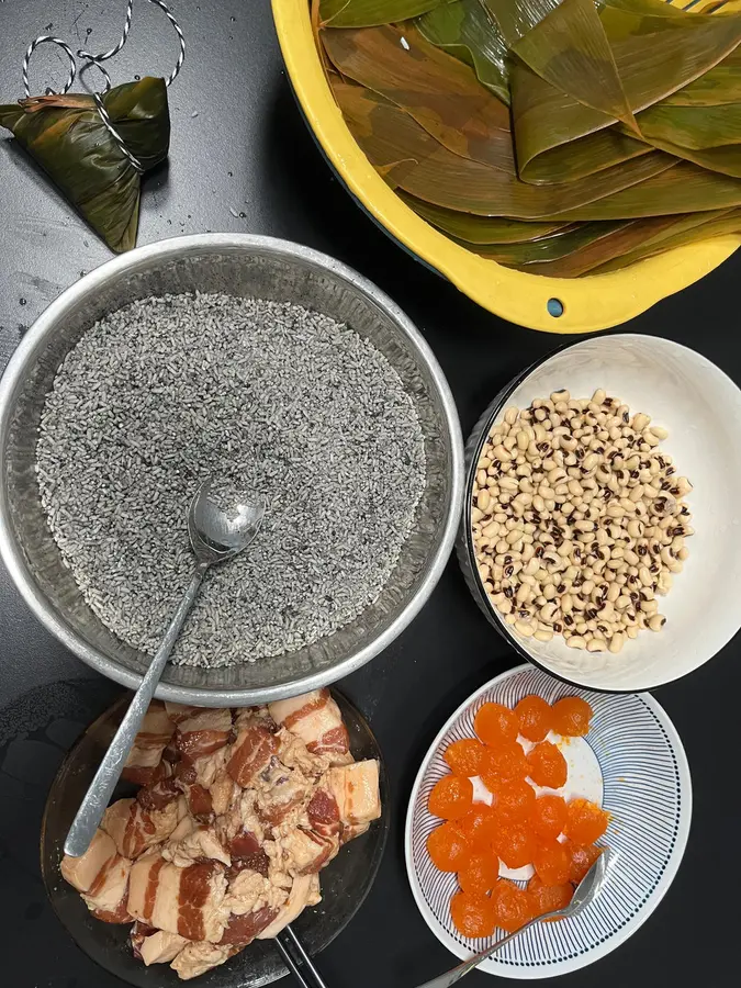 Gray rice dumplings step 0