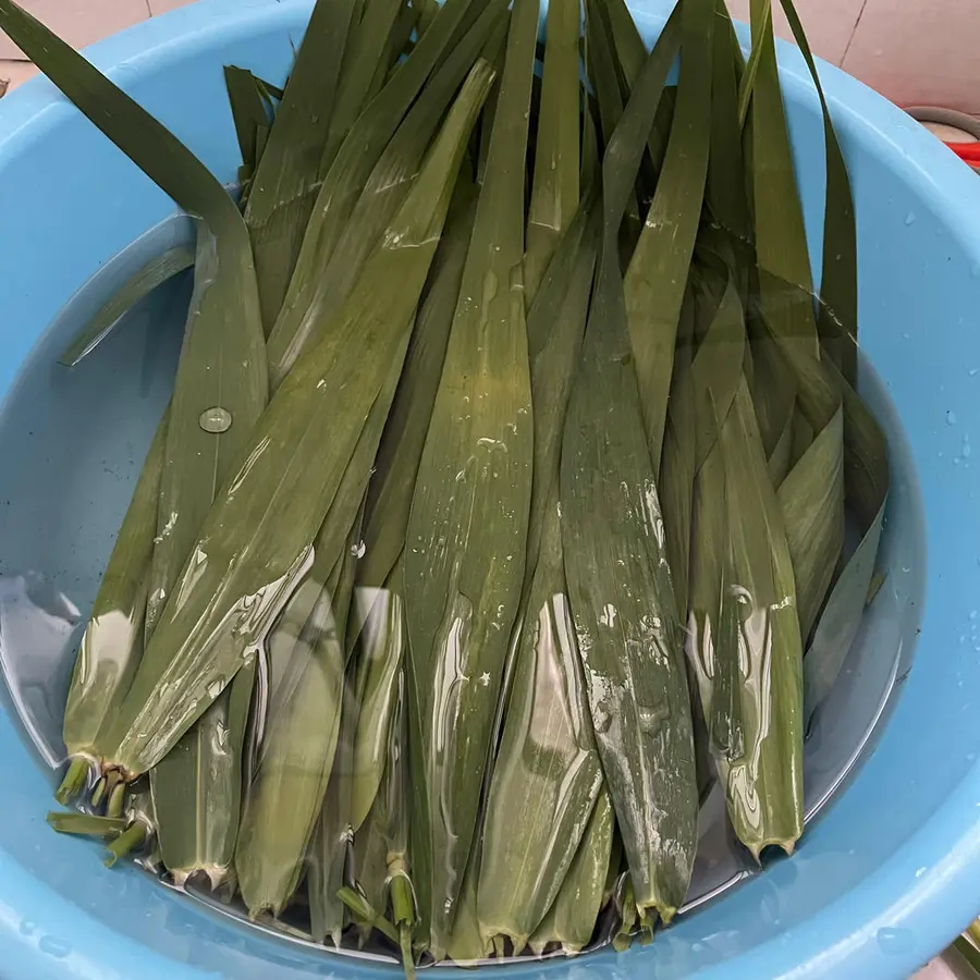 Zongzi/four-corner mini zongzi step 0