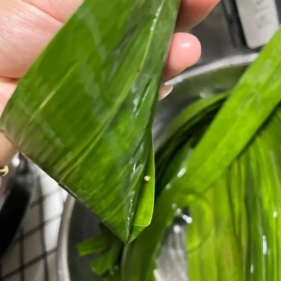 Zongzi/four-corner mini zongzi step 0