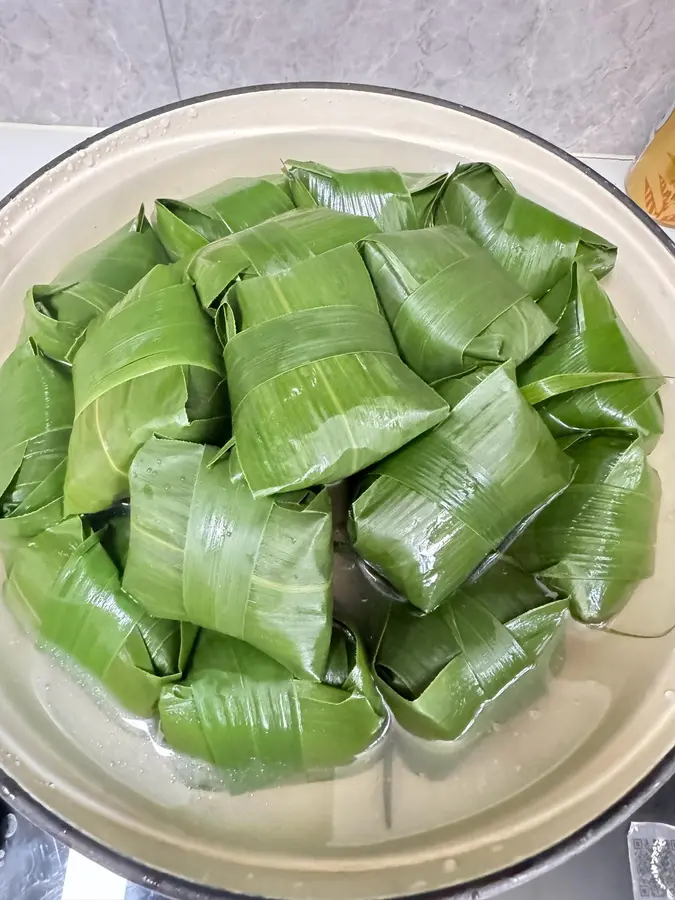 Rice dumplings that don't need to be tied with strings step 0