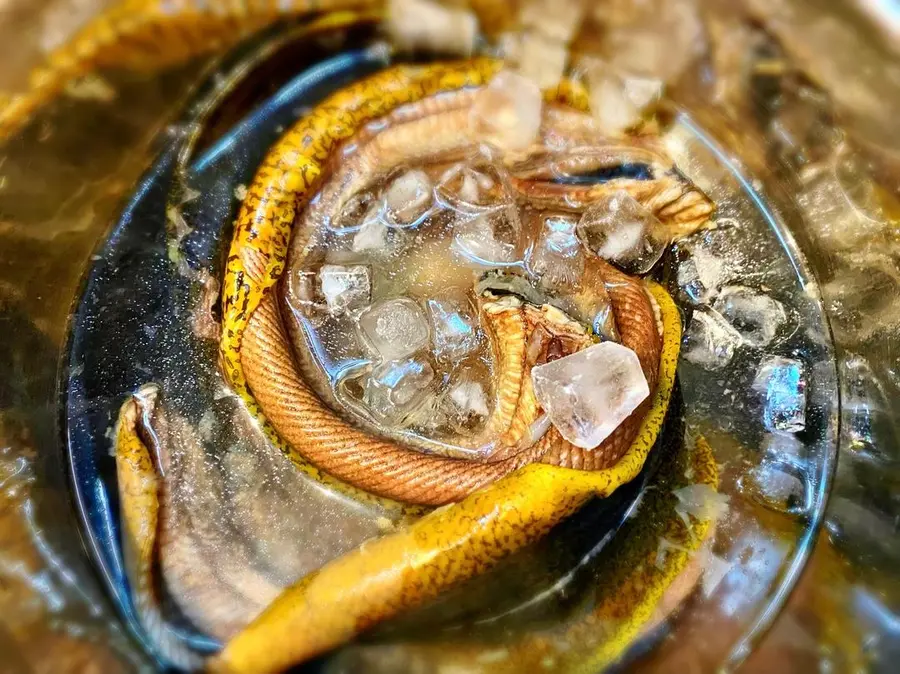 Chilled eel slices (wasabi soy sauce) step 0