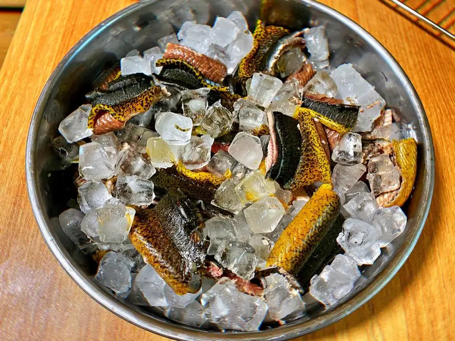 Chilled eel slices (wasabi soy sauce) step 0