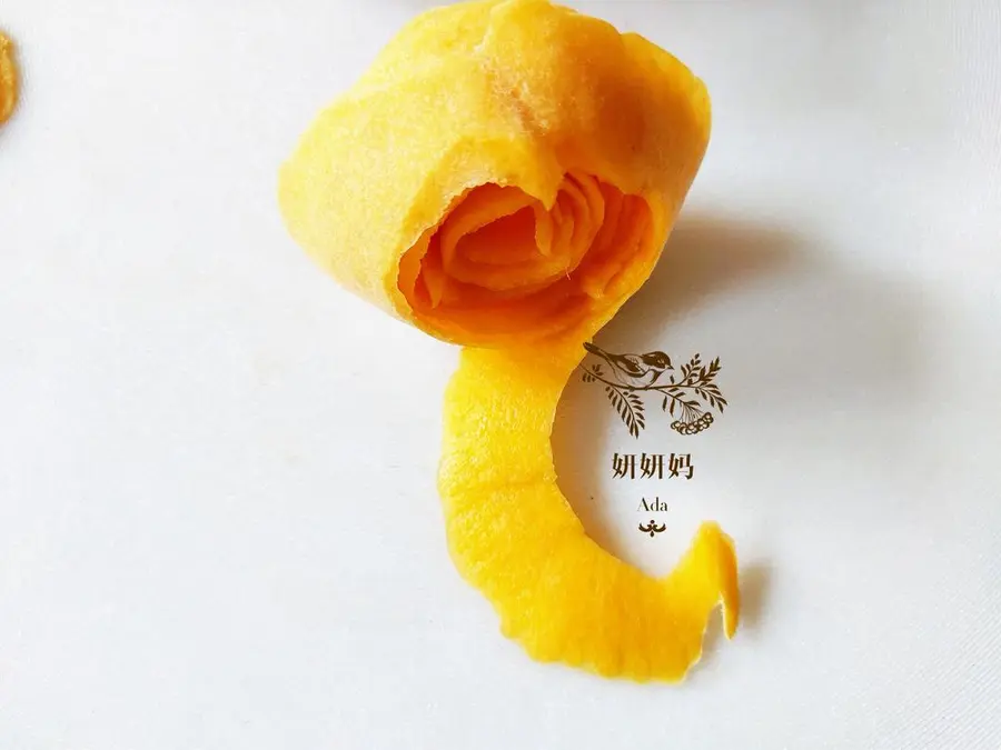  Simple and beautiful fruit peel flowers  step 0