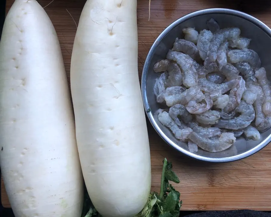 Pearl white jade (radish shrimp balls) step 0