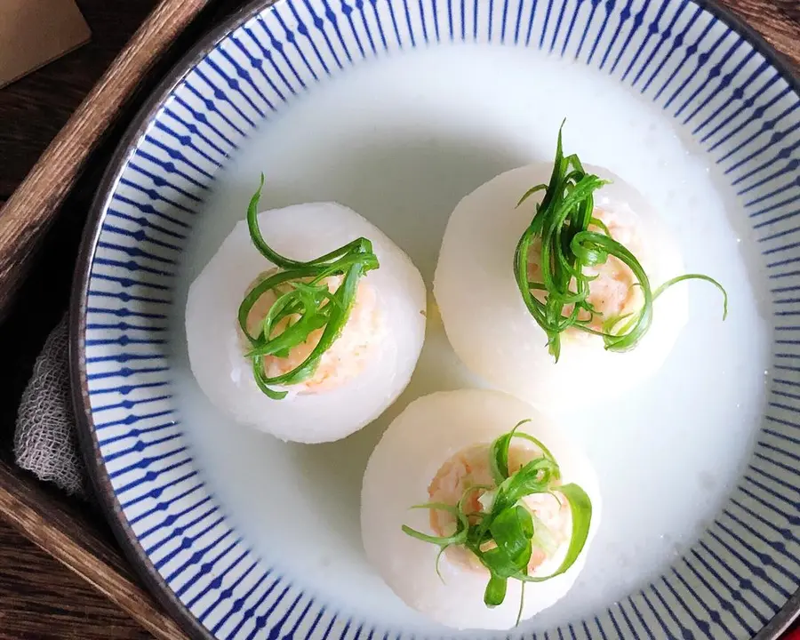 Pearl white jade (radish shrimp balls) step 0