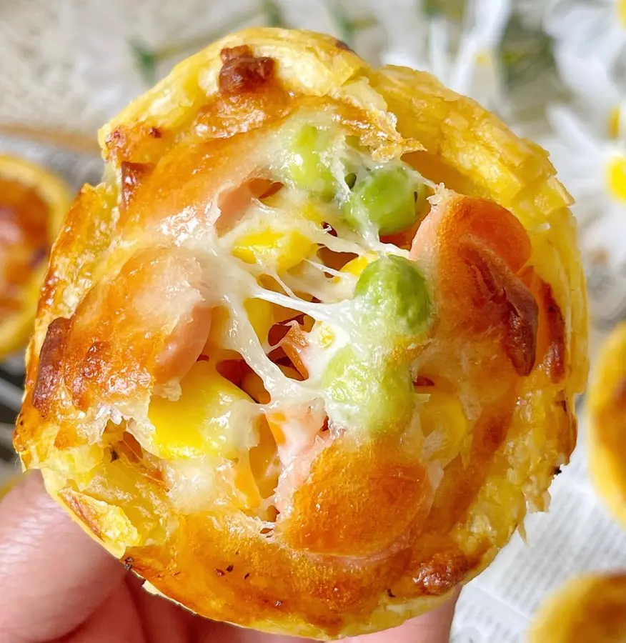 A creative way to eat a mini pizza  tart crust in one bite! !ï¸ step 0