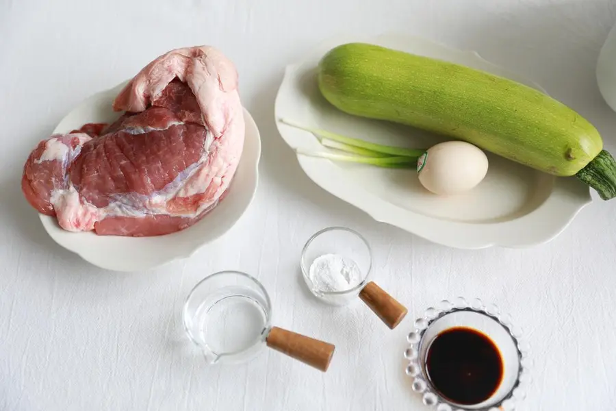 Zucchini stuffed meat step 0