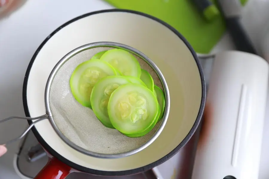 Zucchini stuffed meat step 0