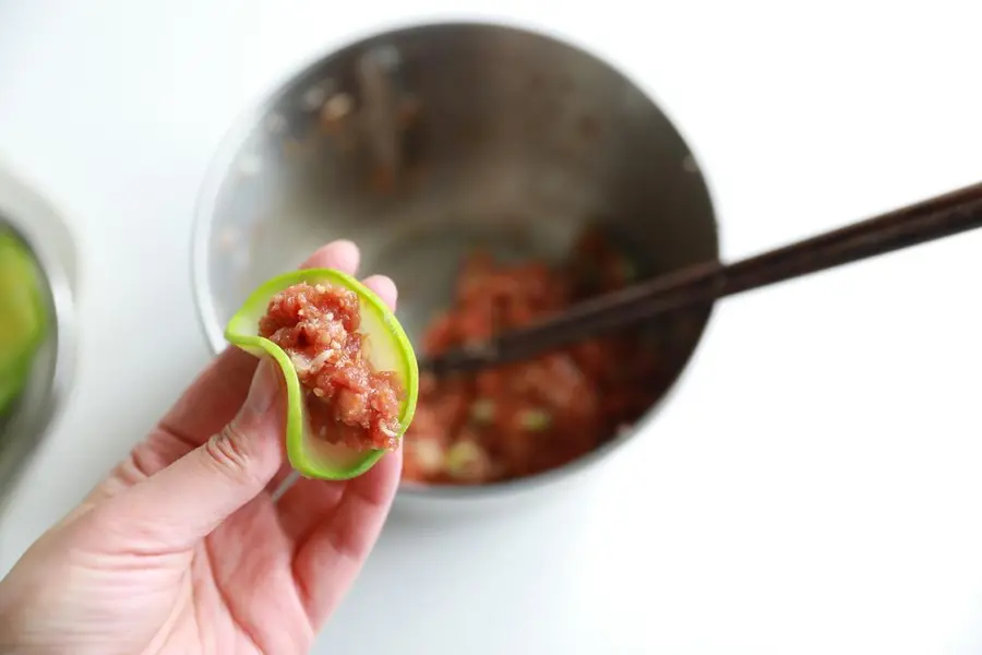 Zucchini stuffed meat step 0