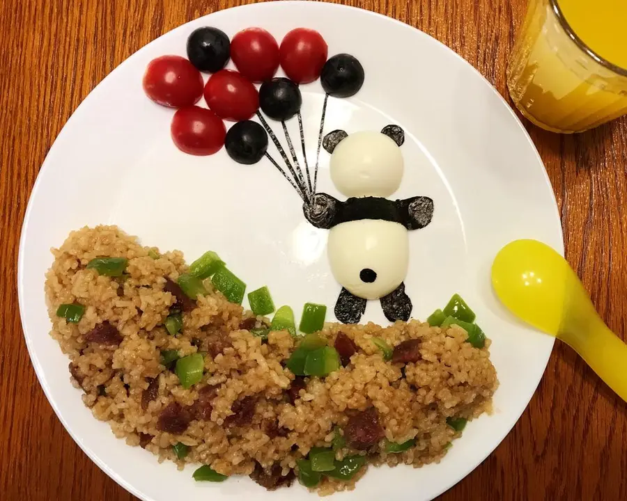 Creative children's breakfast fried rice platter step 0