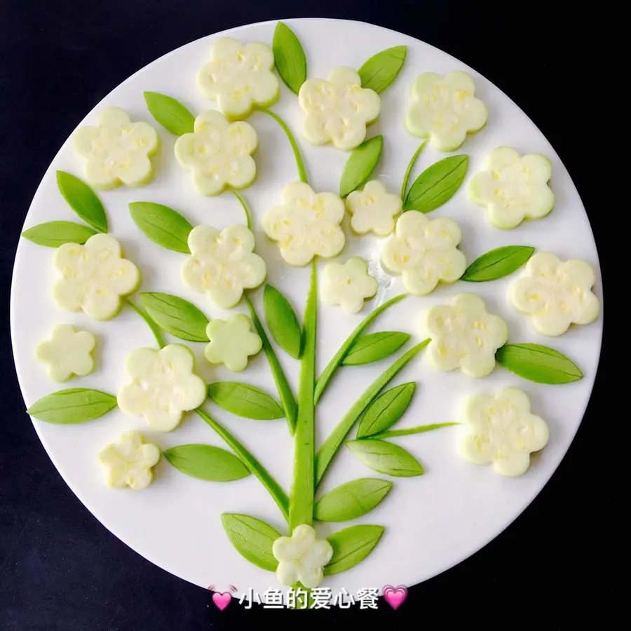 Creative fruit platter step 0