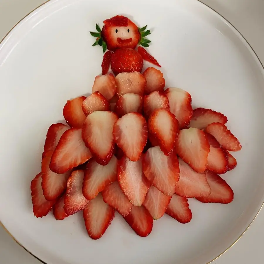 Fruit platter creative children's plating strawberry , apple and swan step 0