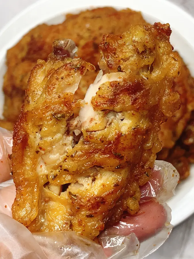 Juju Ju delicious salt-and-pepper chicken wings ~ crispy and juicy step 0