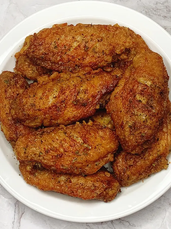 Juju Ju delicious salt-and-pepper chicken wings ~ crispy and juicy