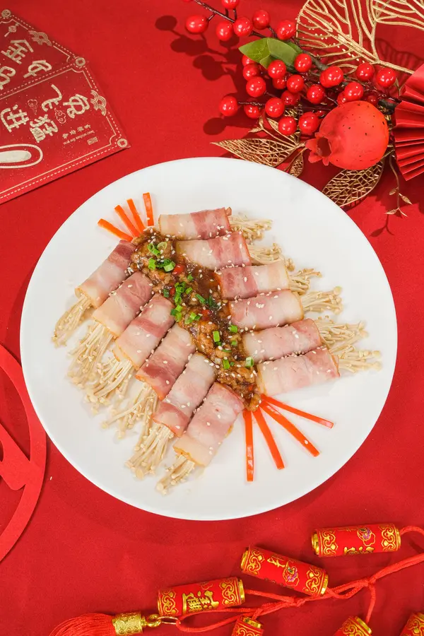 Chinese New Year's Eve Dinner Creative Dish! Firecrackers welcome the spring with good colors, and the guests on the table have a special row of noodles~