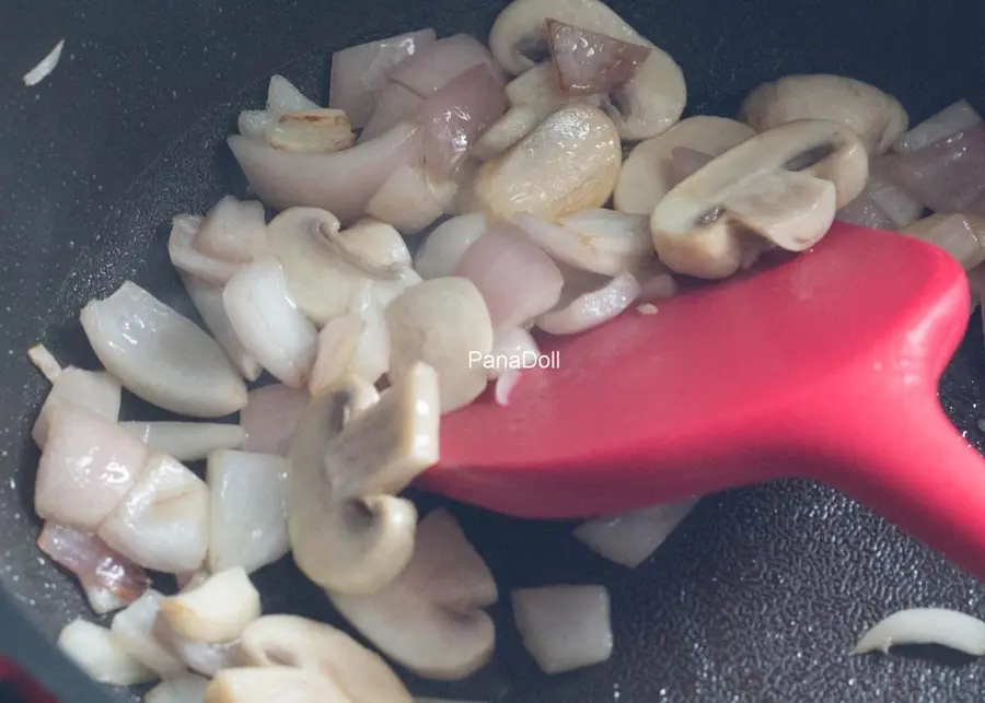 Make a pot of North African eggs in 10 minutes, whatever you put is delicious! step 0