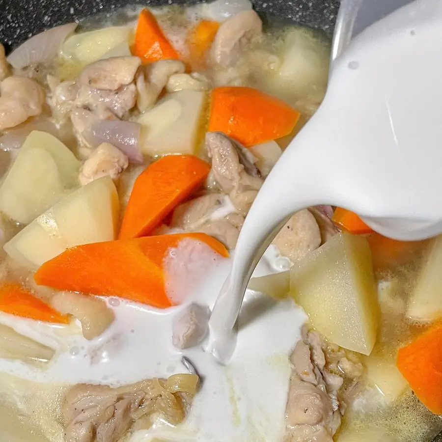 Rich  coconut flavor and simple recipe | Thai coconut milk chicken curry step 0