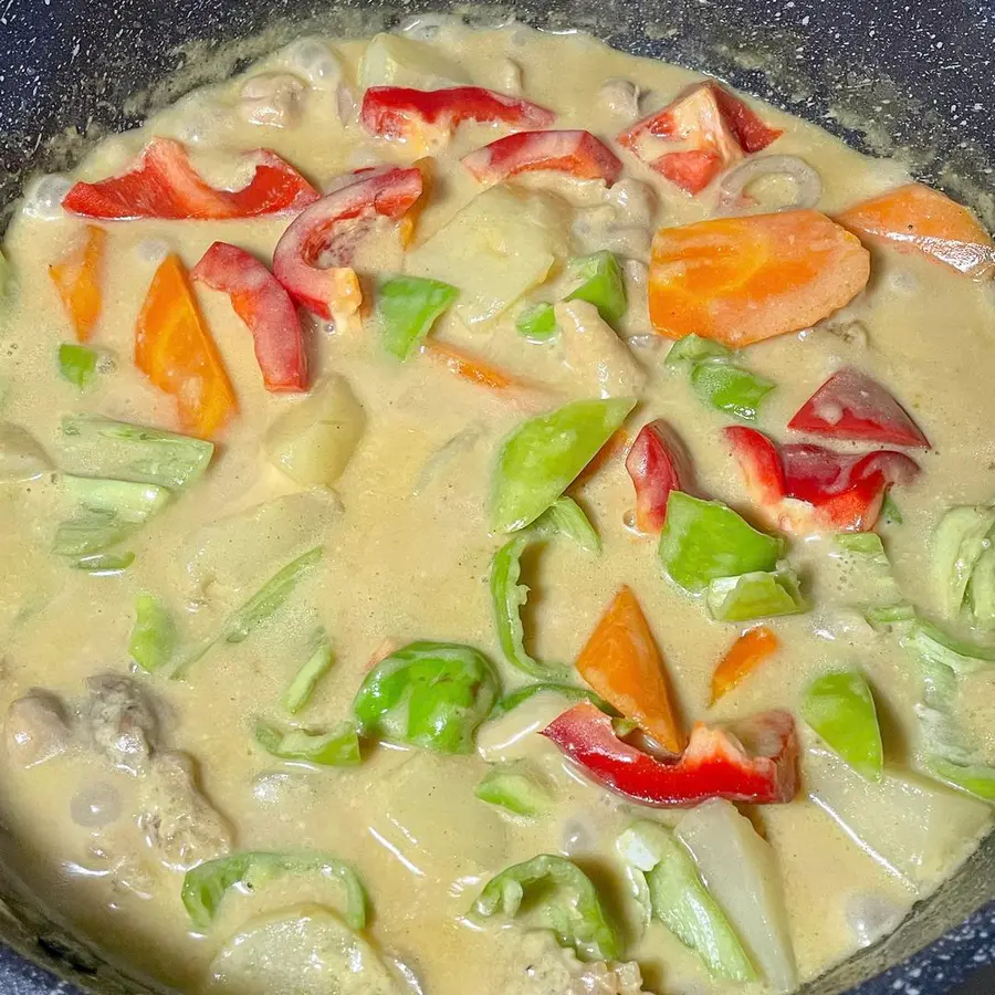 Rich  coconut flavor and simple recipe | Thai coconut milk chicken curry step 0