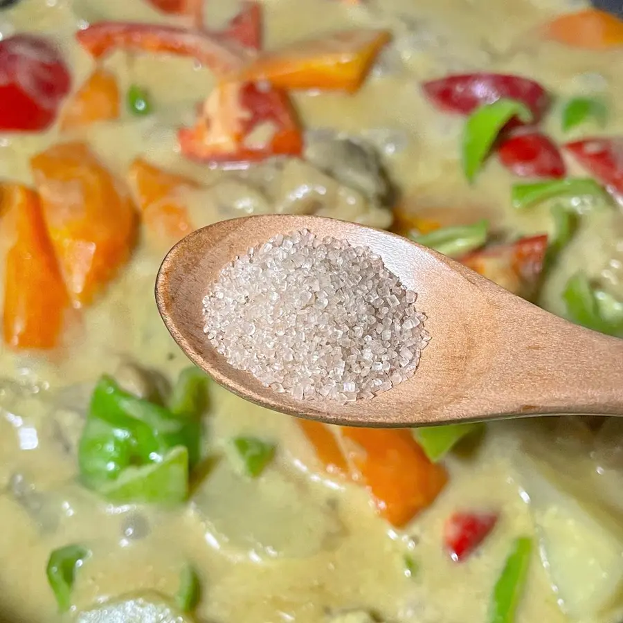 Rich  coconut flavor and simple recipe | Thai coconut milk chicken curry step 0