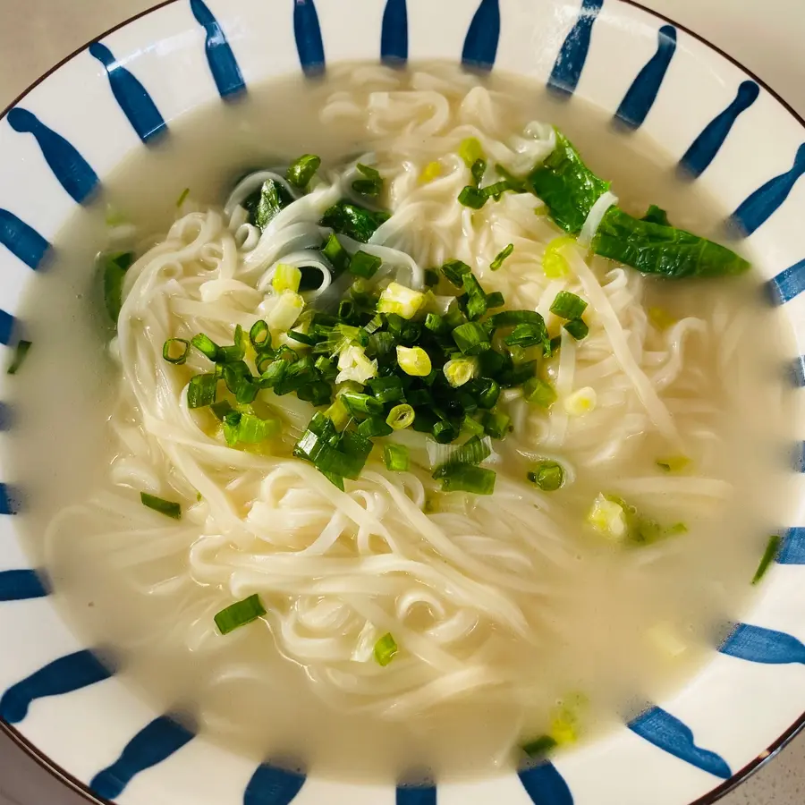 Milky white crucian carp soup! And crispy fish residue that you can eat with thorns! step 0