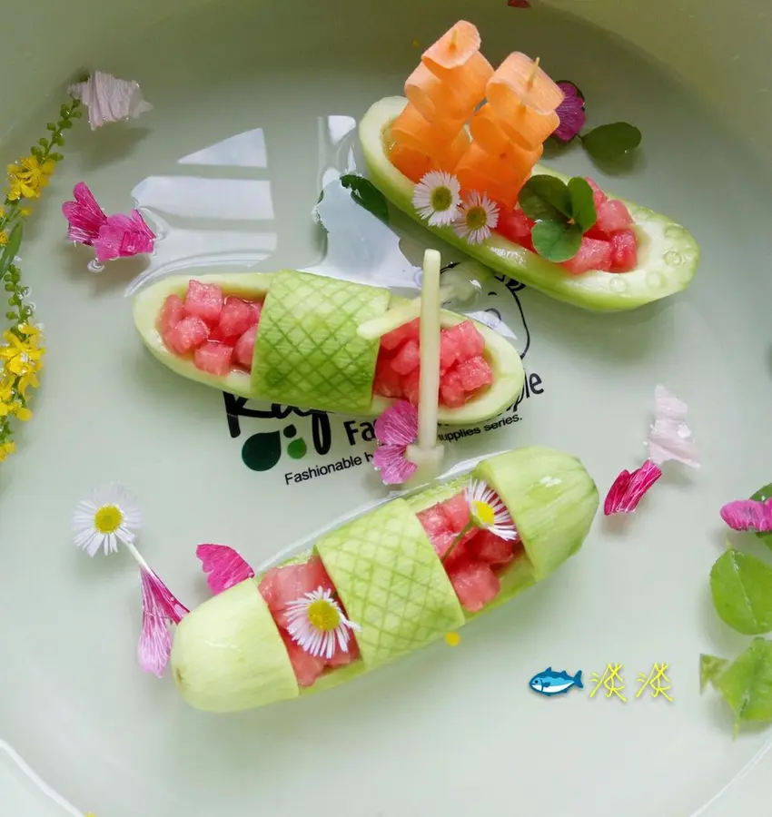 â›µ Creative vegetable platter (cucumber boat) step 0