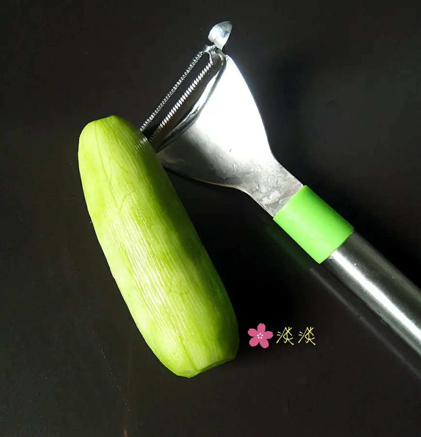 â›µ Creative vegetable platter (cucumber boat) step 0