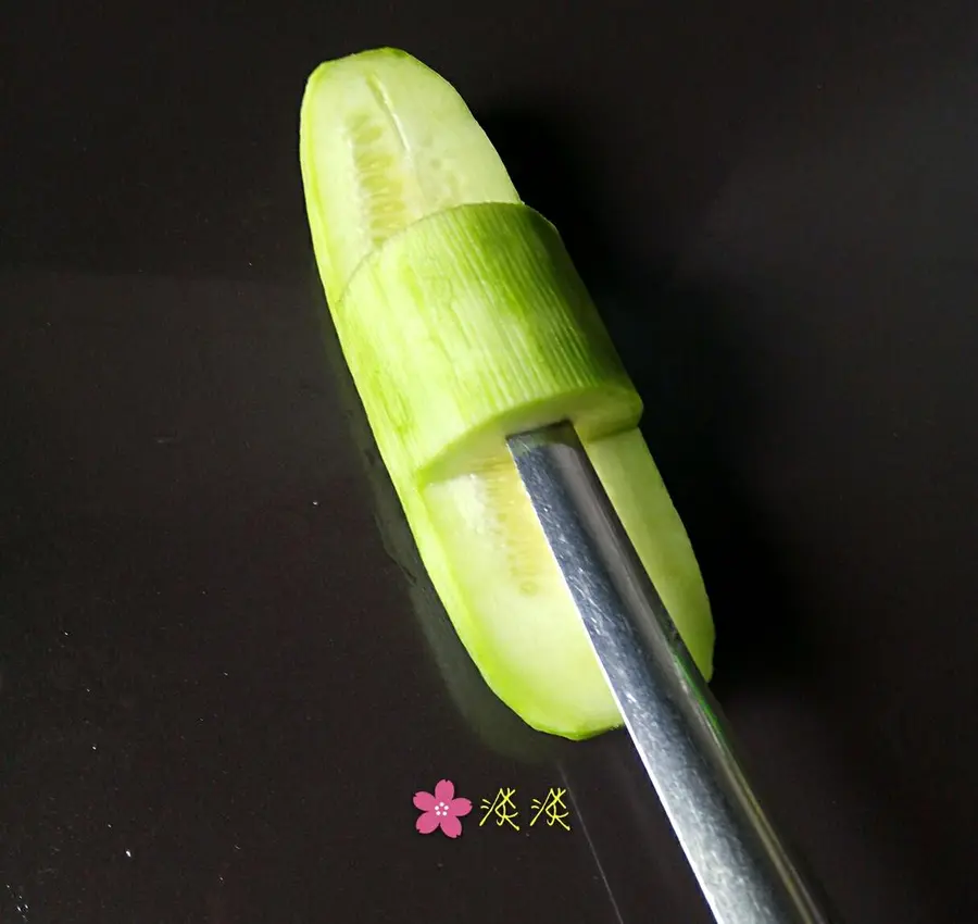 â›µ Creative vegetable platter (cucumber boat) step 0