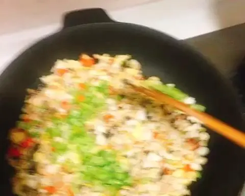 Creative Fat Reduction Meal: Fat Reduced Cauliflower Fried Rice step 0