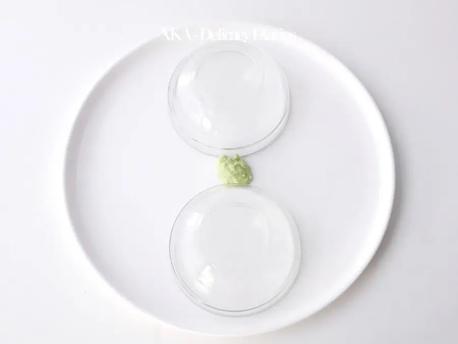 Creative dish dessert plating [osmanthus yam mousse with avocado puree] step 0