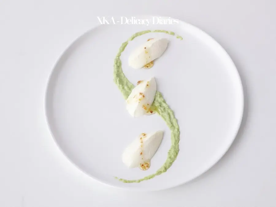 Creative dish dessert plating [osmanthus yam mousse with avocado puree] step 0