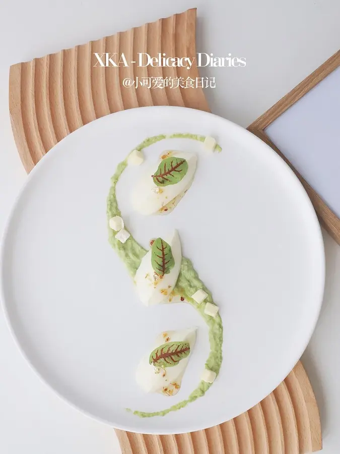 Creative dish dessert plating [osmanthus yam mousse with avocado puree]