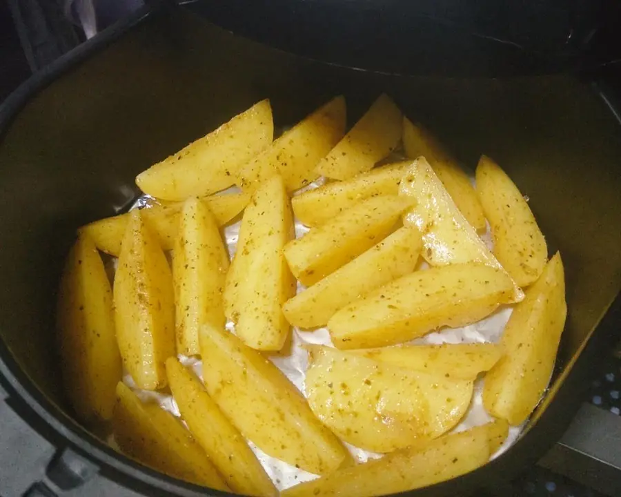 Less oil air fryer potato wedges step 0