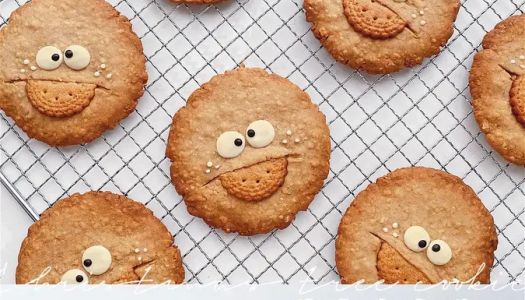 Cute and cute creative cartoon oatmeal cookies without molds