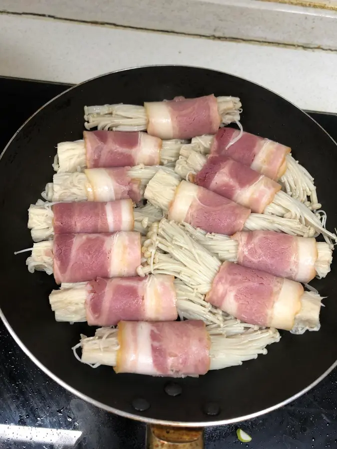 Bacon Golden Needle Roll, Creative Dishes, Fast Dishes, Family Dinners, Friends Gatherings, Children's Favorite Meat Rolls step 0