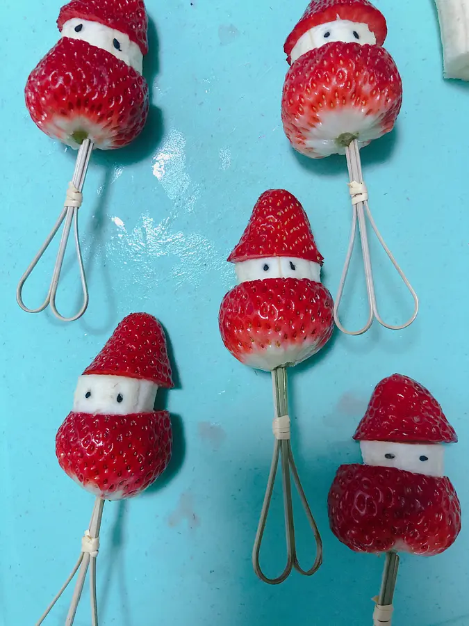 0 Failures!  Christmas desserts|Super cute strawberry snowman candy gourd step 0