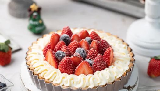 Christmas Special: Cheese Strawberry Tart! Super great for sharing!