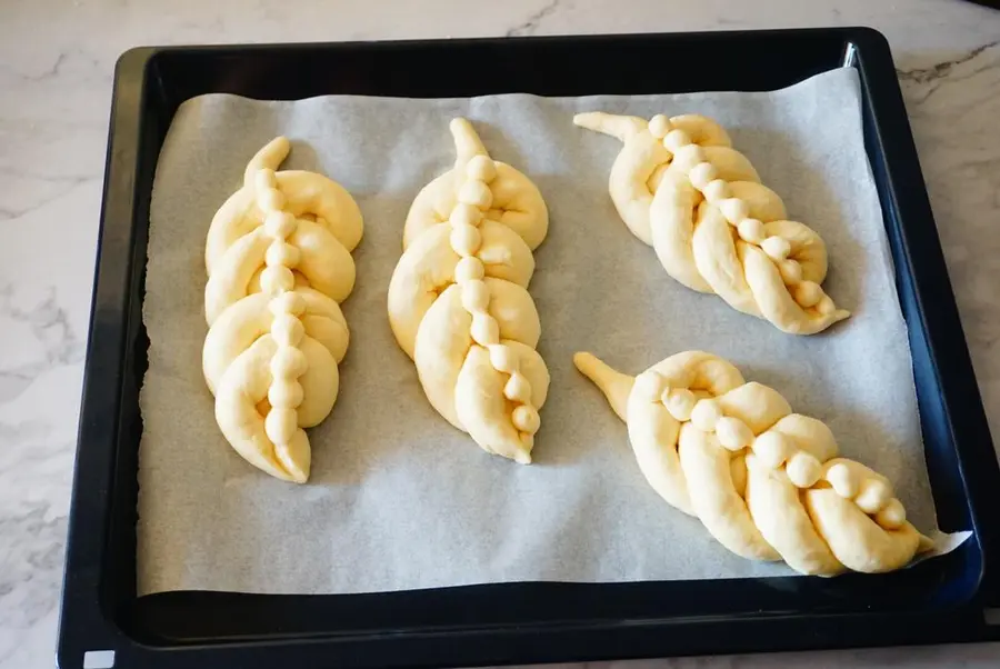 Christmas ~ leafy bread step 0