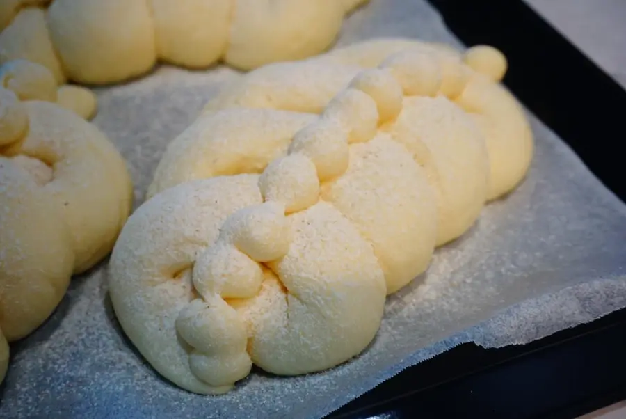 Christmas ~ leafy bread step 0