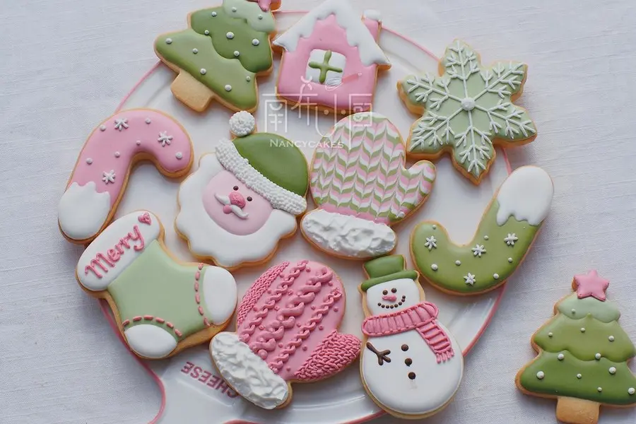 Super detailed steps to Christmas icing cookies step 0