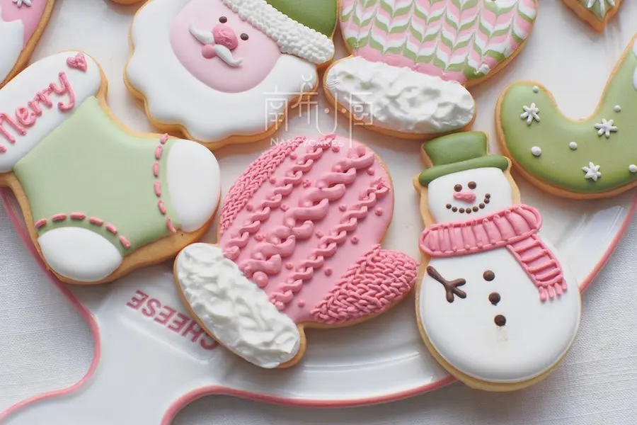 Super detailed steps to Christmas icing cookies step 0